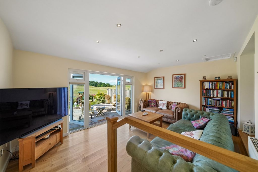 Property photo 3 of 43 Picture No. 31