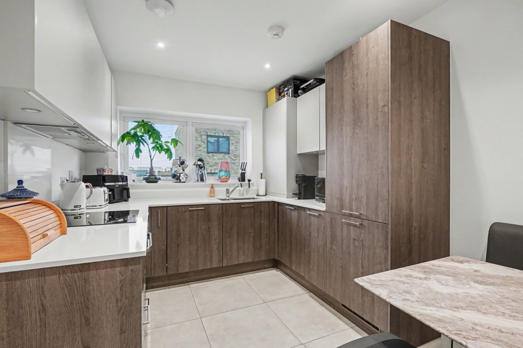 Property photo 3 of 16 4728117