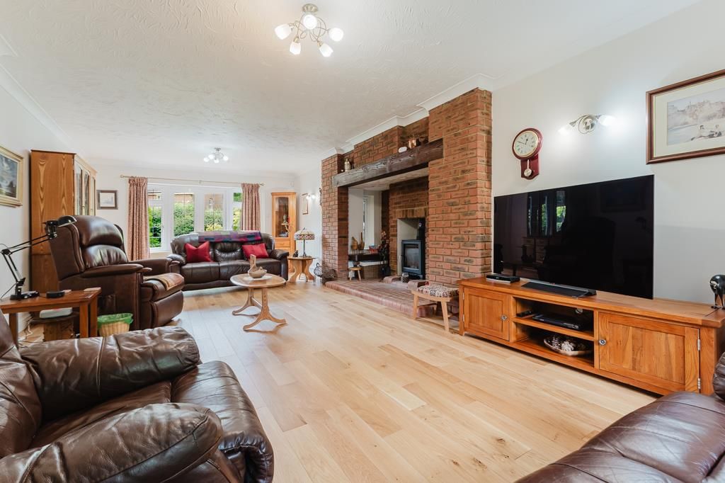 Property photo 3 of 40 8 Forest Glade, Kettering (22 Of 45).Jpg