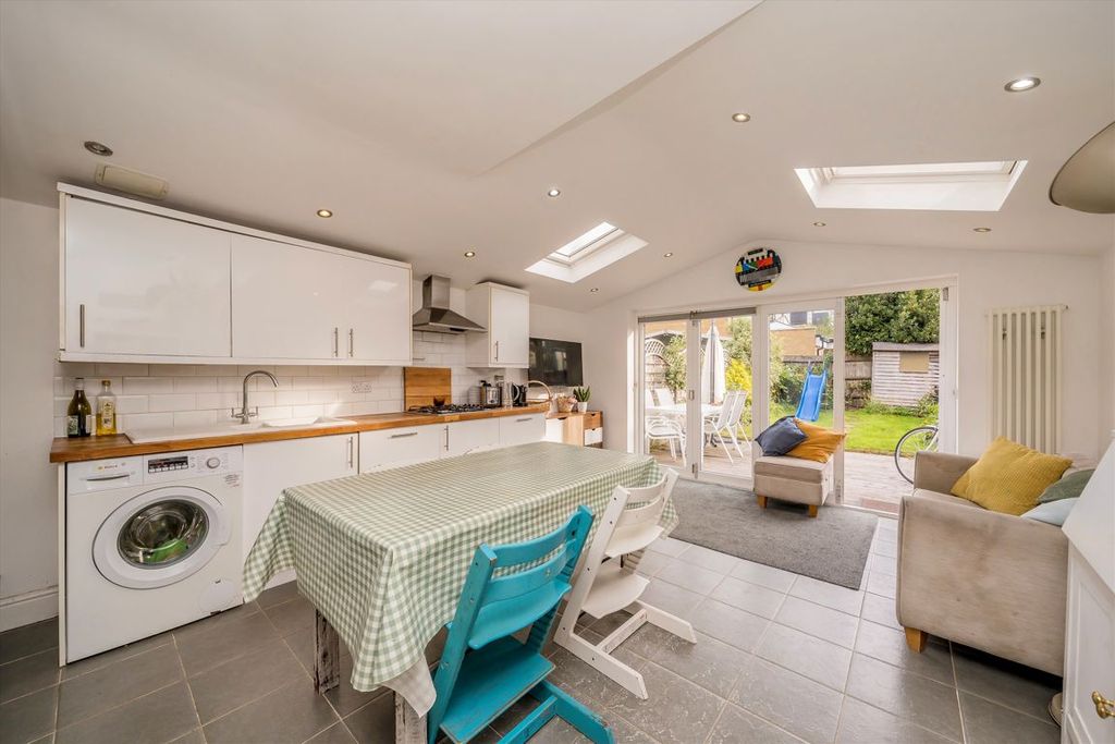 Property photo 2 of 5