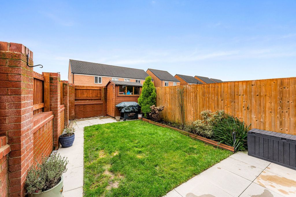 Property photo 2 of 21