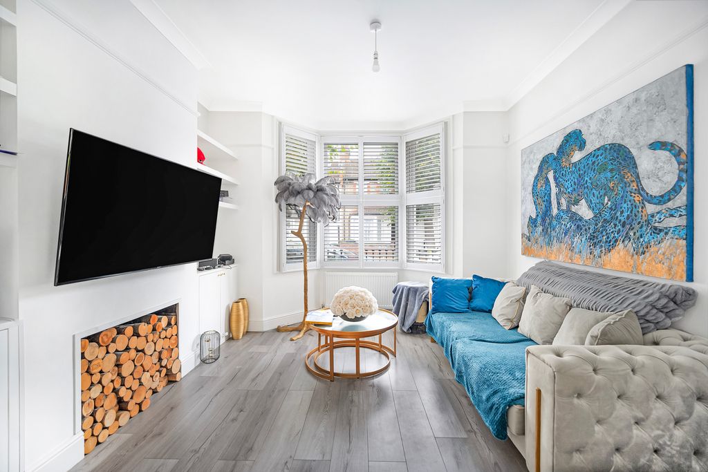 Property photo 1 of 18