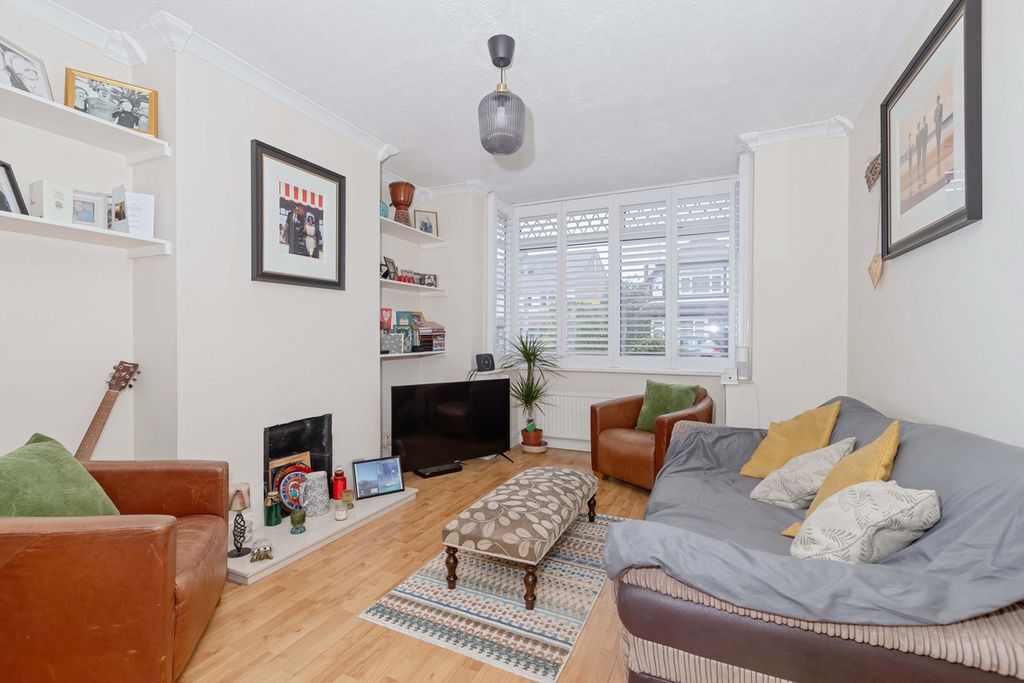 Property photo 3 of 18