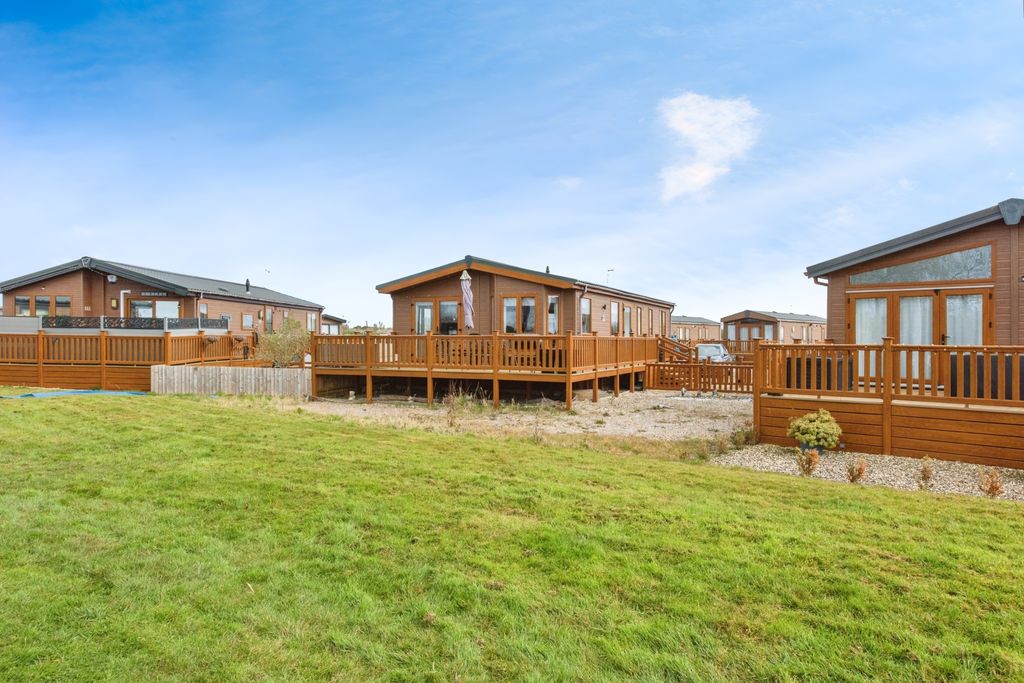 Property photo 1 of 17 Photography