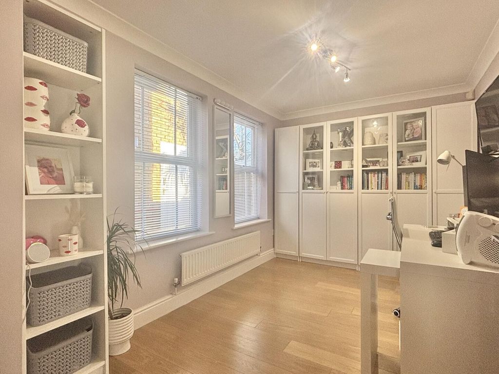 Property photo 3 of 23 Study