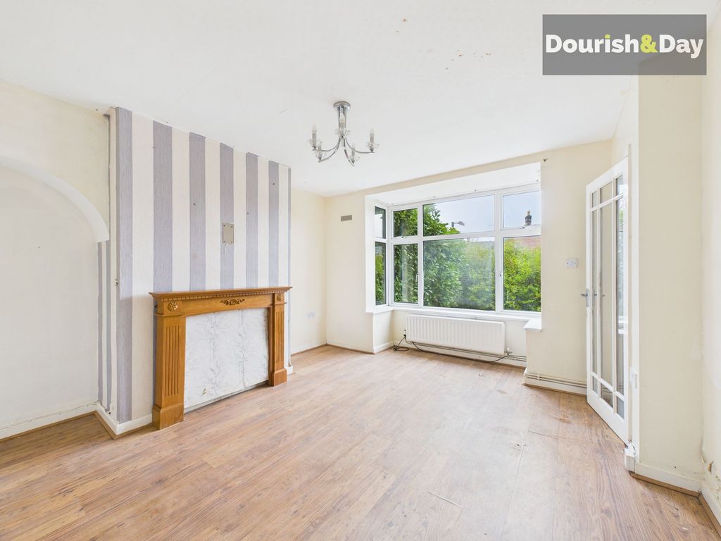 Property photo 2 of 11 Living Room