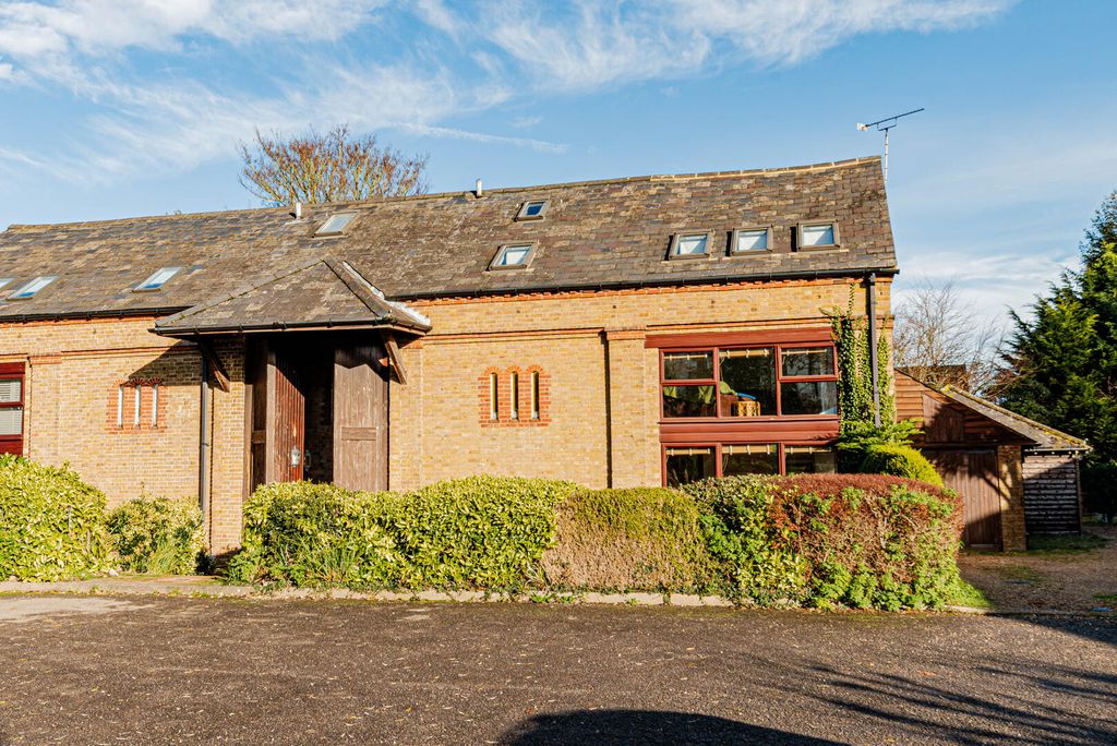 Property photo 1 of 21 Front (Exterior)