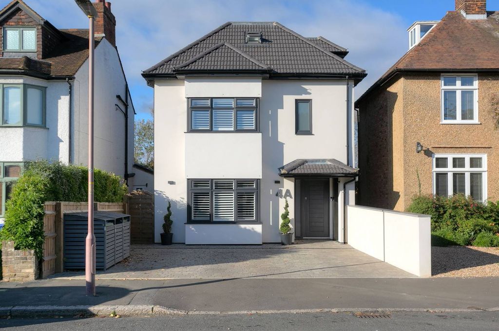 Property photo 2 of 34