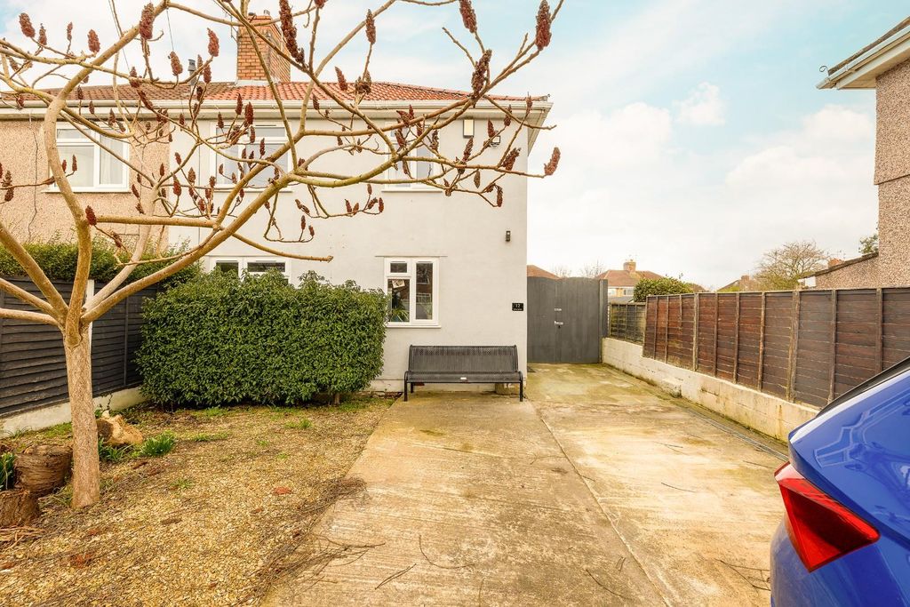 Property photo 2 of 31 Char1361-Cn.Jpg