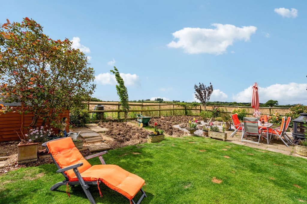 Property photo 2 of 33