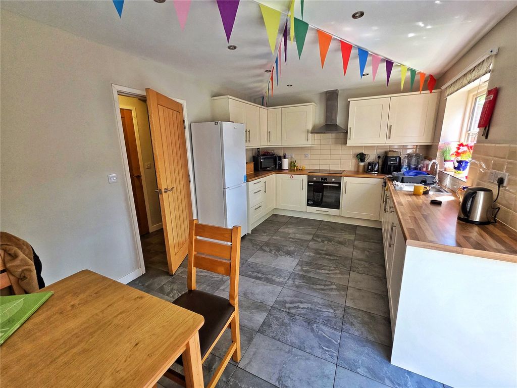 Property photo 3 of 15 Kitchen/Dining