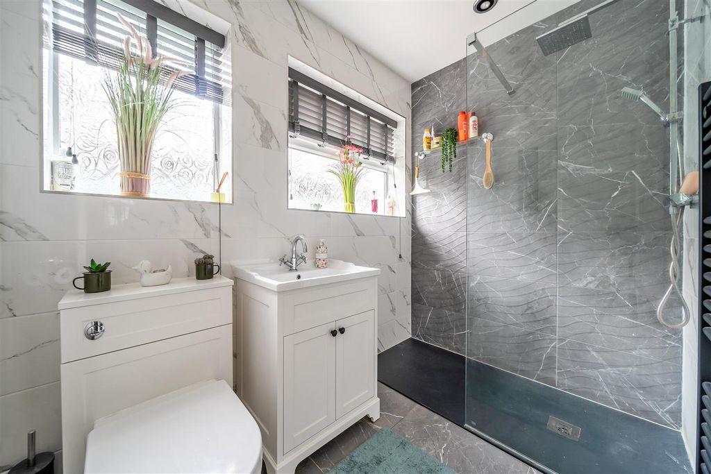 Property photo 2 of 15 Shower Room