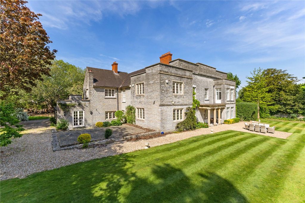 Property photo 1 of 24 Front External