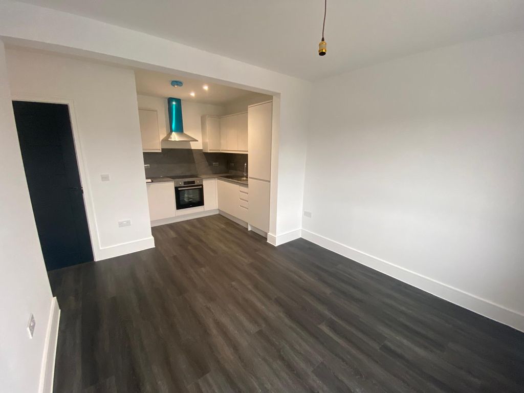 Property photo 3 of 7 Gallery