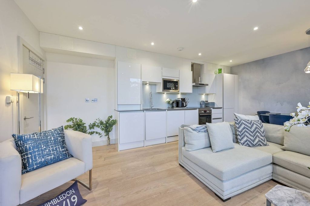 Property photo 2 of 23