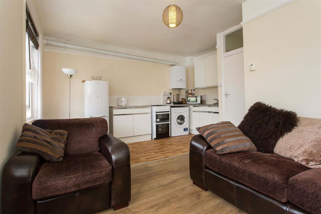 Property photo 2 of 7 Gwreulxppgabg_Afgwm3X-On3Vy.Jpg