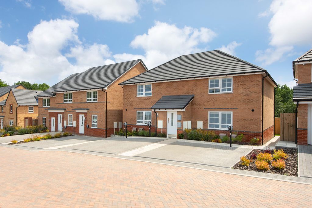 Property photo 1 of 5 Oakland Street Scene