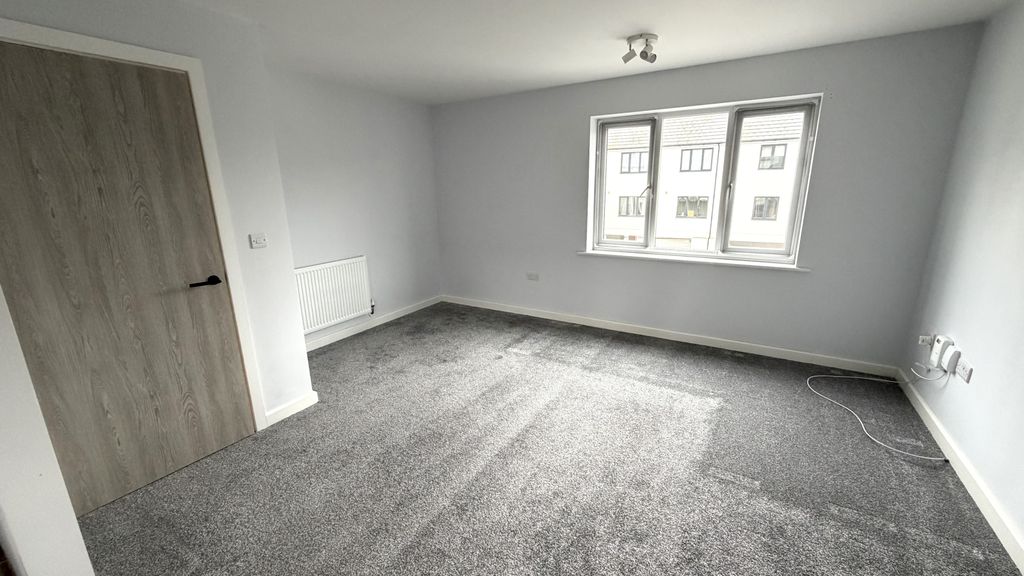 Property photo 3 of 6 Gallery