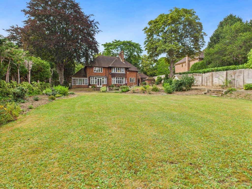 Property photo 2 of 12 Garden