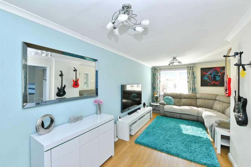 Property photo 3 of 20