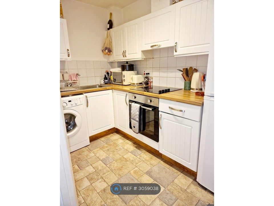 Property photo 2 of 5 Kitchen