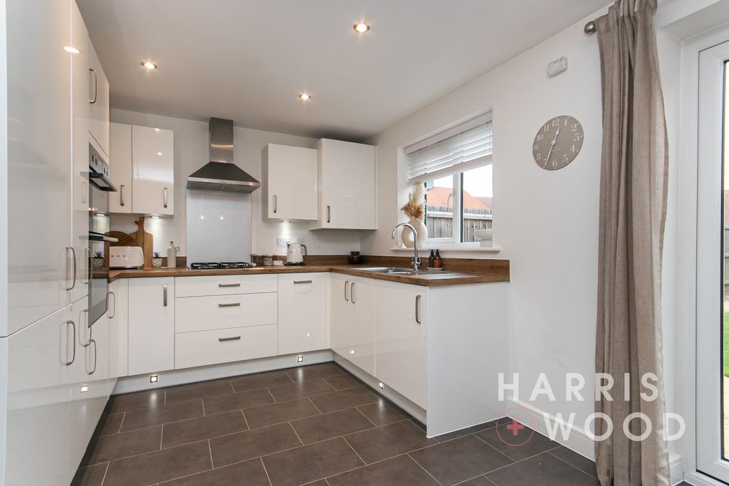 Property photo 2 of 36 4611913