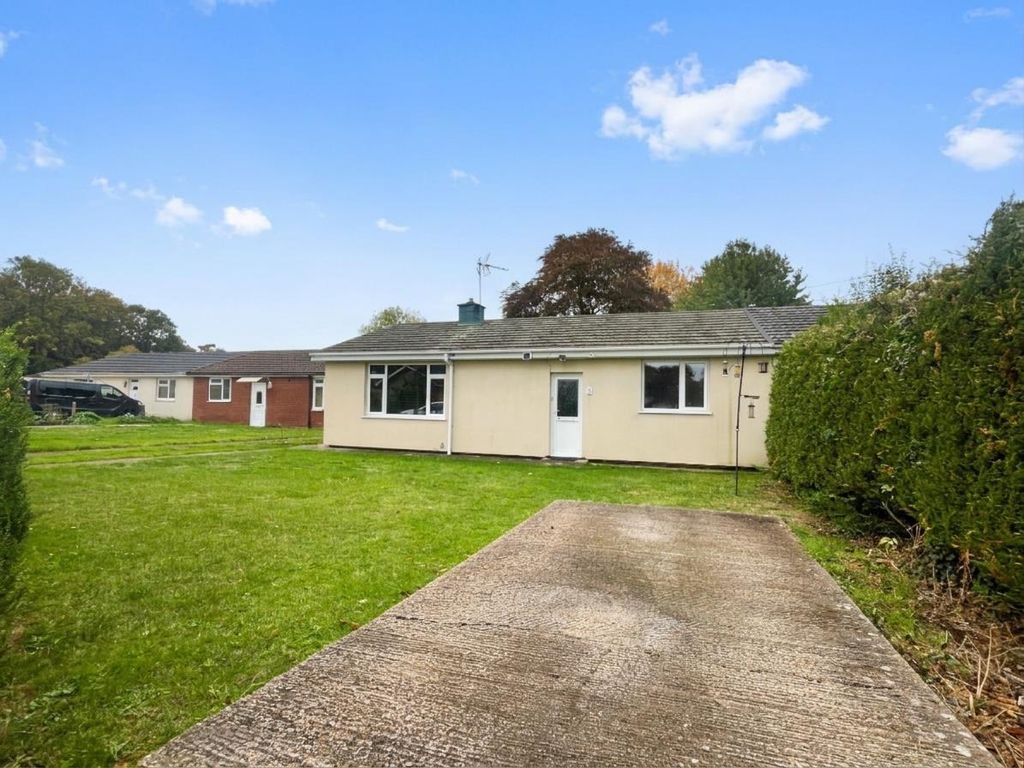 Property photo 2 of 17 Front 2