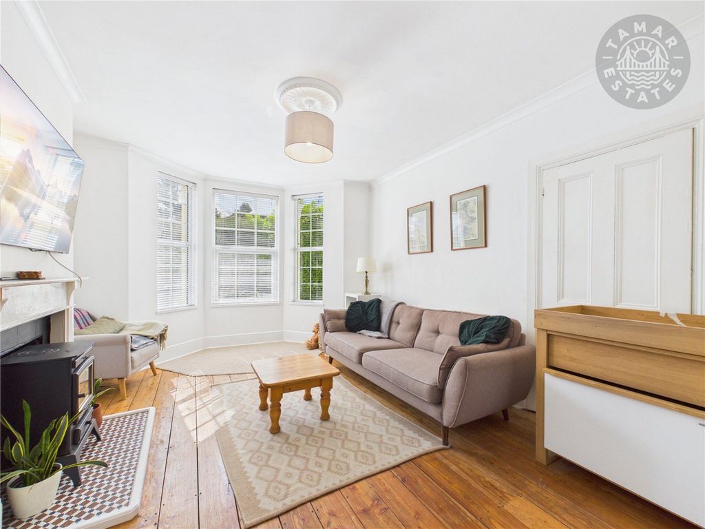 Property photo 2 of 16 Sitting Room