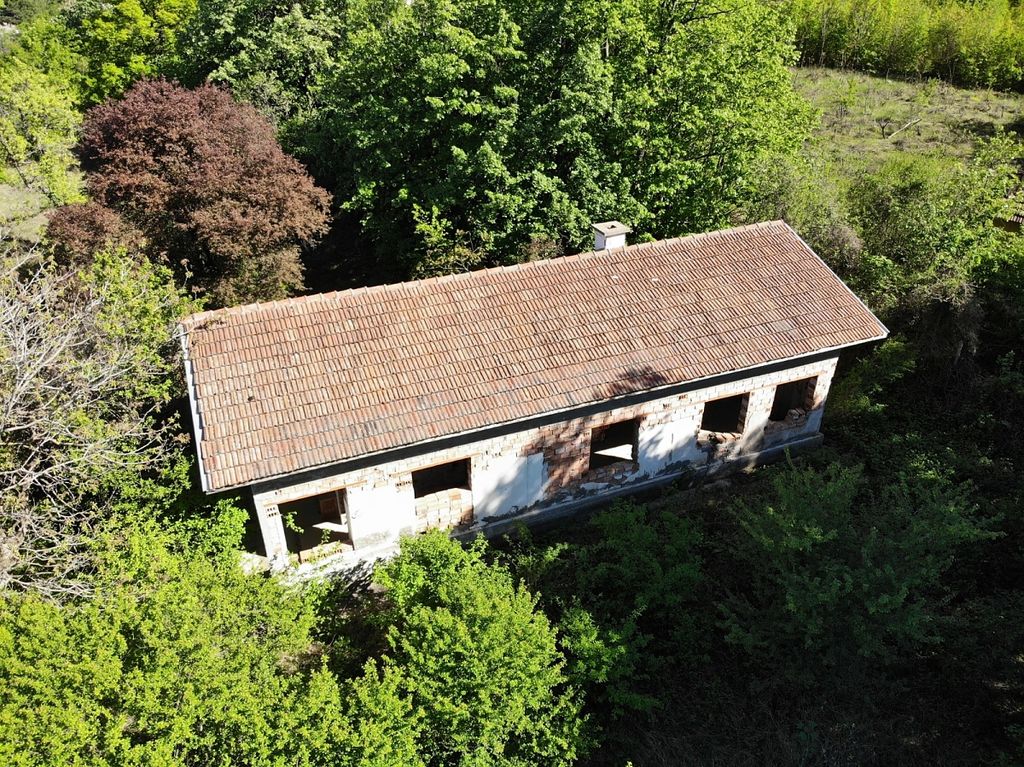Property photo 1 of 4