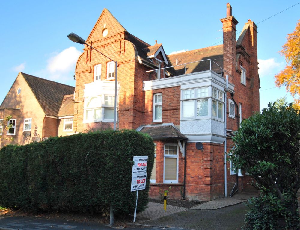Property photo 1 of 6 1 Bed Unfurnished Flat