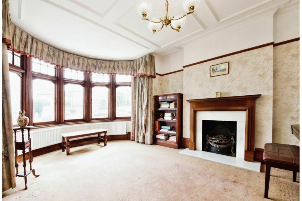 Property photo 3 of 31