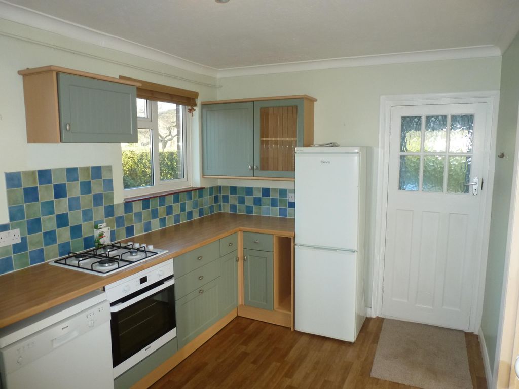 Property photo 2 of 10 Kitchen