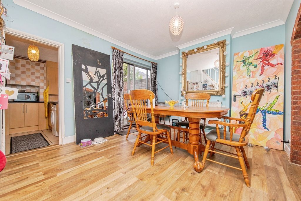 Property photo 3 of 14