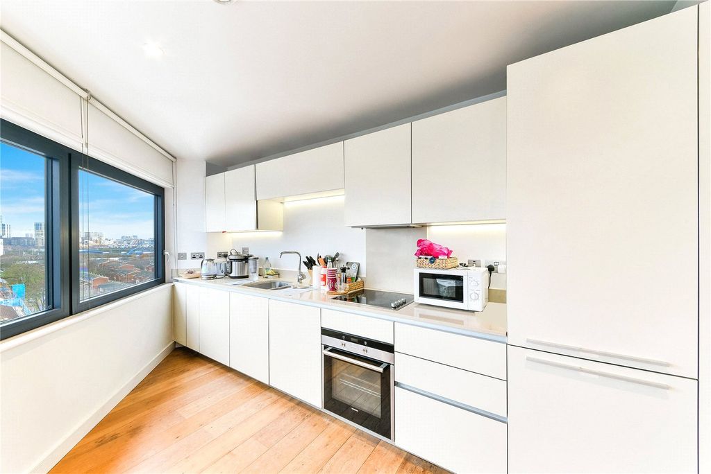 Property photo 2 of 12 Picture No. 23