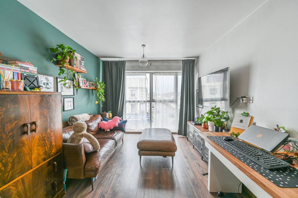 Property photo 1 of 8