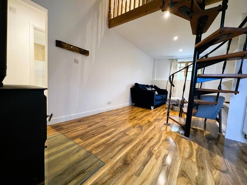 Property photo 2 of 12 Photo 9