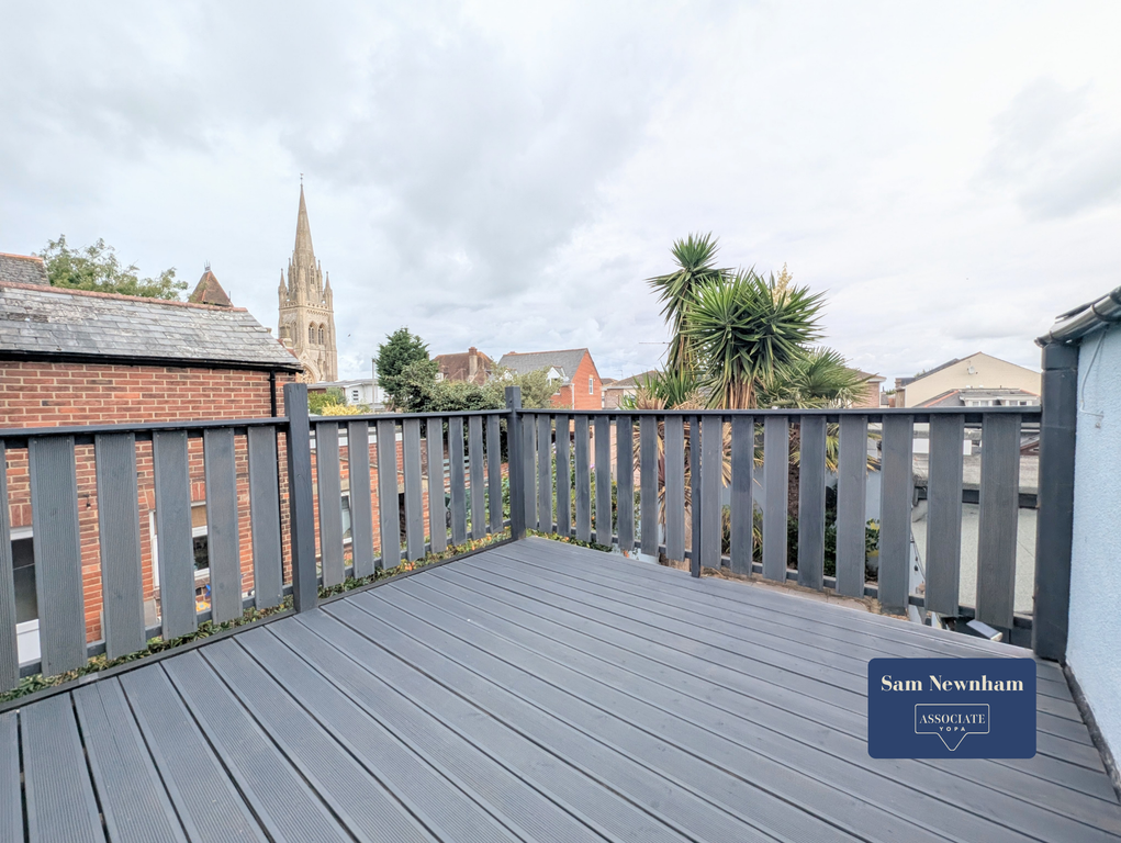 Property photo 1 of 12 Rood Terrace