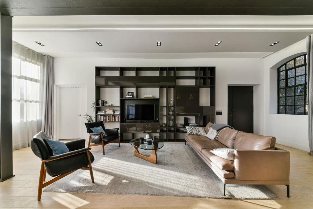 Property photo 1 of 20 Image