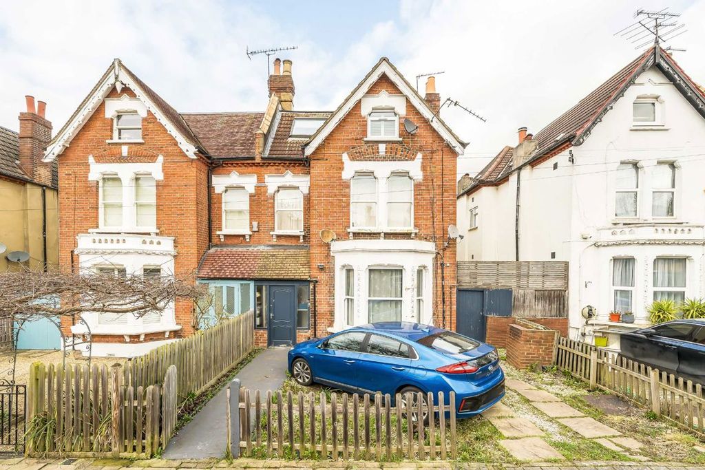 Property photo 2 of 8