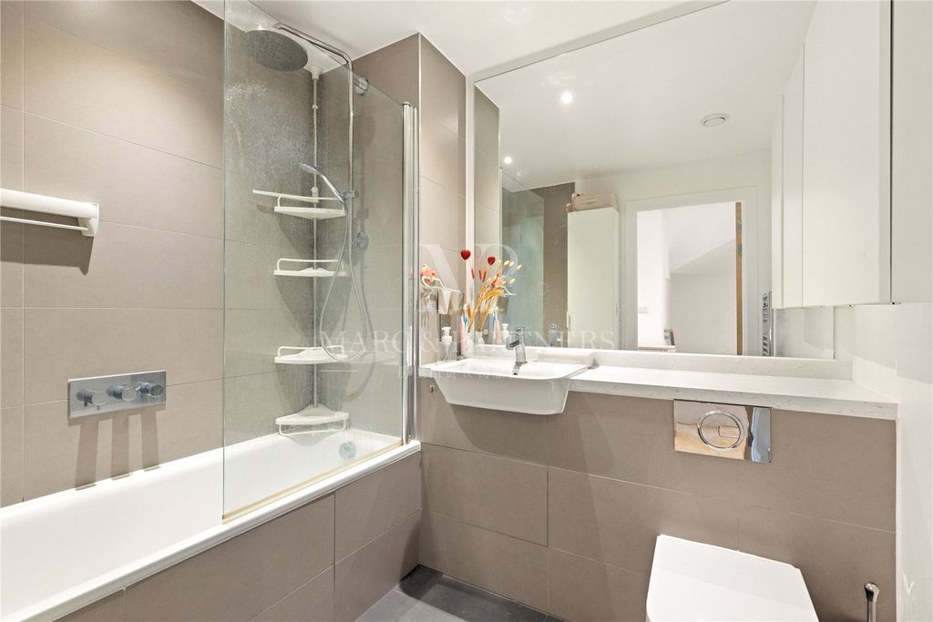 Property photo 3 of 17 Picture No. 15