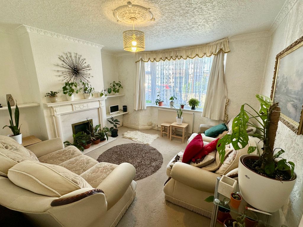 Property photo 2 of 14 Image