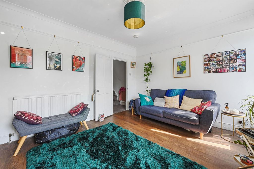 Property photo 3 of 13 7