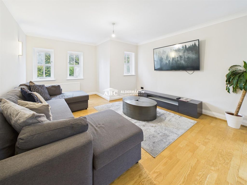 Property photo 2 of 13 Cam03827G0-Pr0098-Still010.Jpg