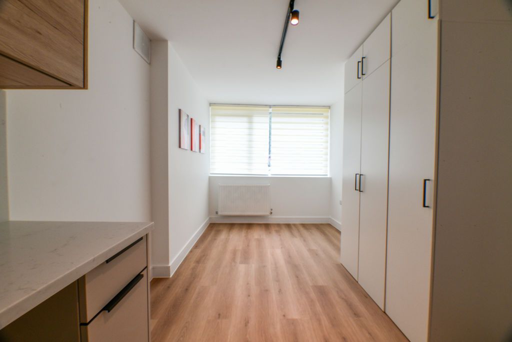 Property photo 1 of 13 Photo 4