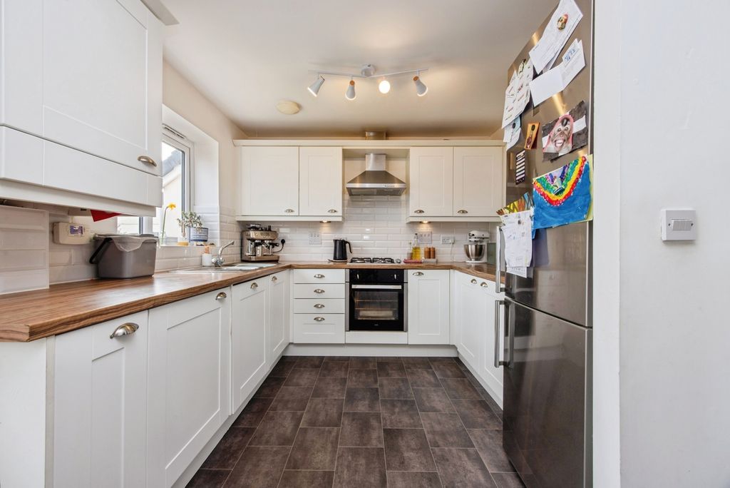 Property photo 3 of 19 Kitchen Diner