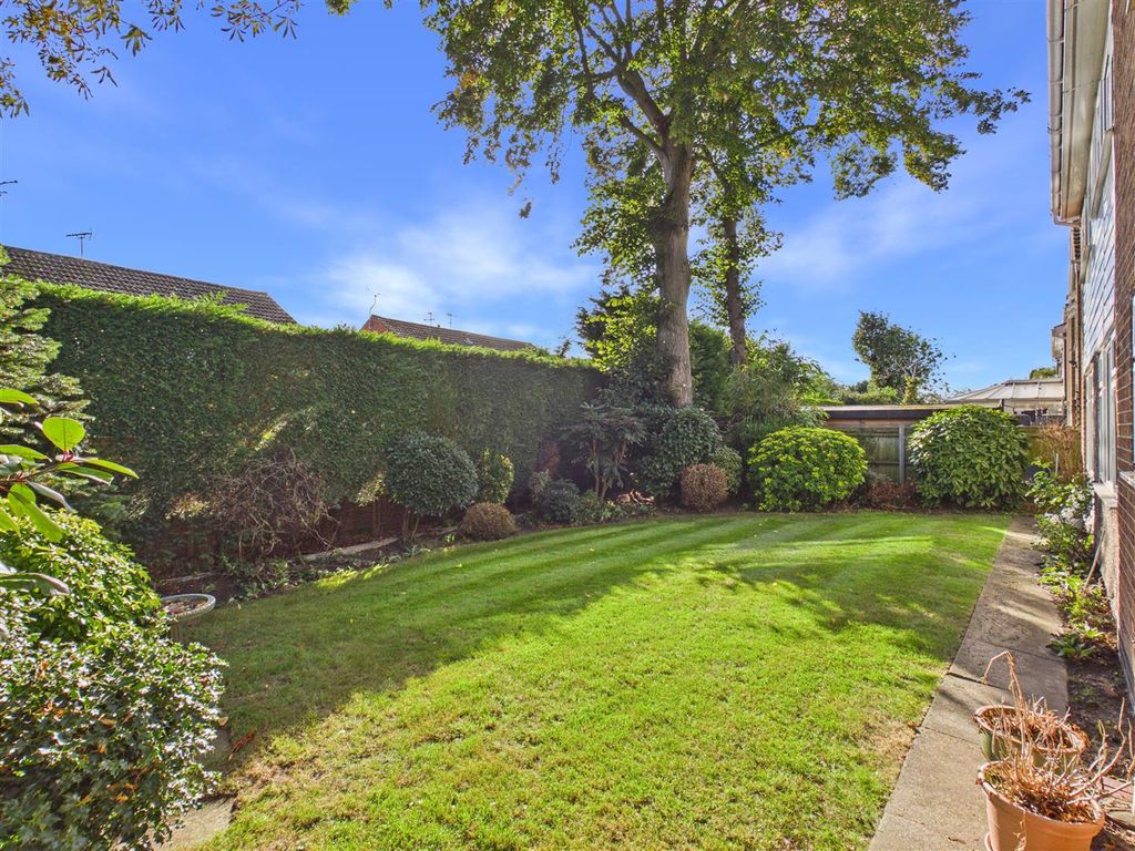 Property photo 2 of 17 Outside