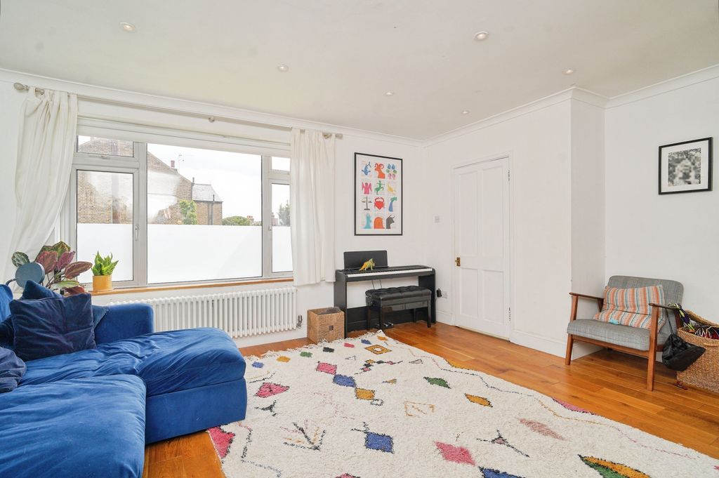 Property photo 3 of 14