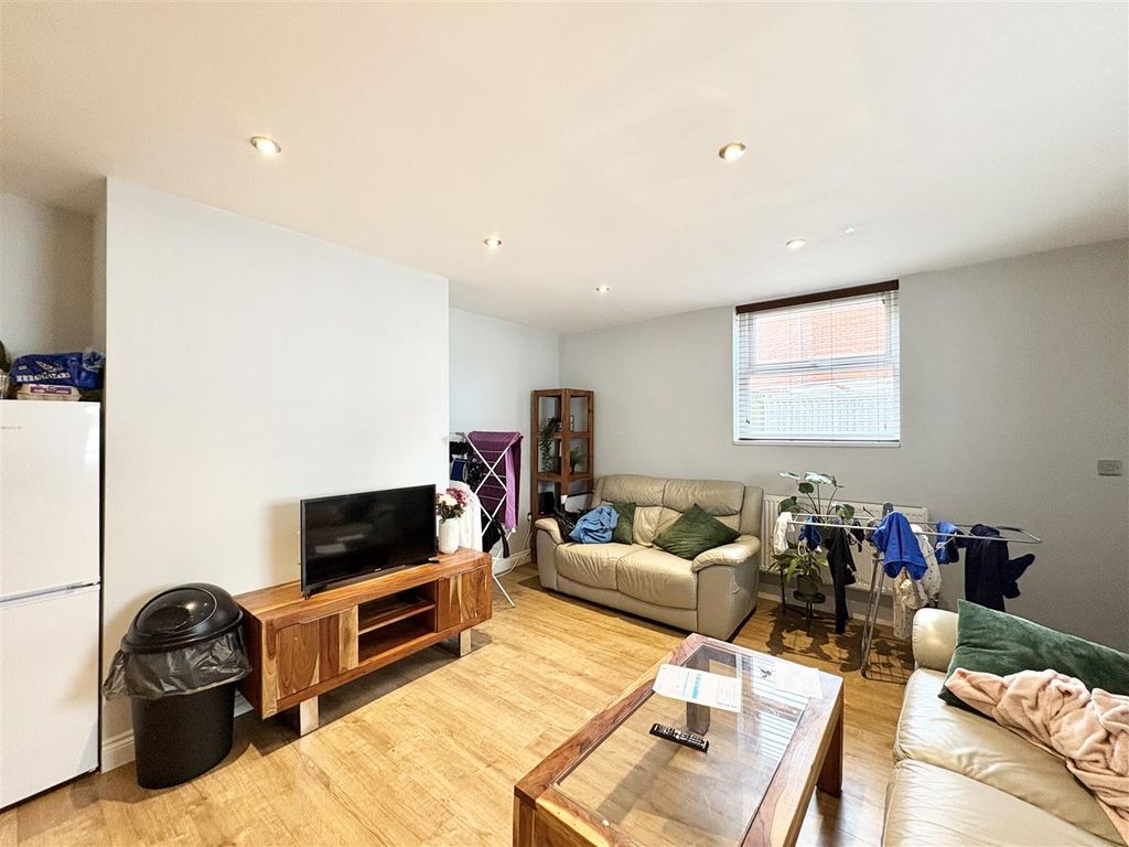 Property photo 3 of 8 Image00007.Jpeg