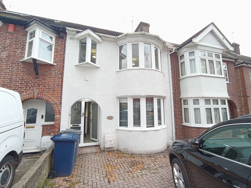 Property photo 2 of 28