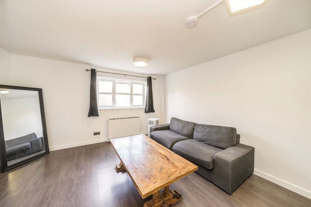 Property photo 2 of 4